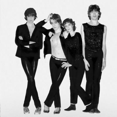 The cover of Crache ton venin by Téléphone