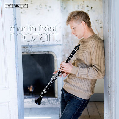 The cover of Mozart: Clarinet Concerto & Kegelstatt Trio by Martin Fröst