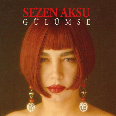 The cover of Gülümse by Sezen Aksu