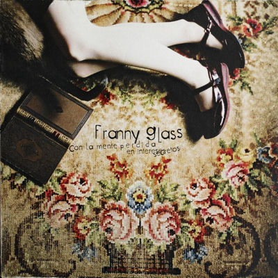 The cover of Con la mente perdida en intereses secretos by Franny Glass
